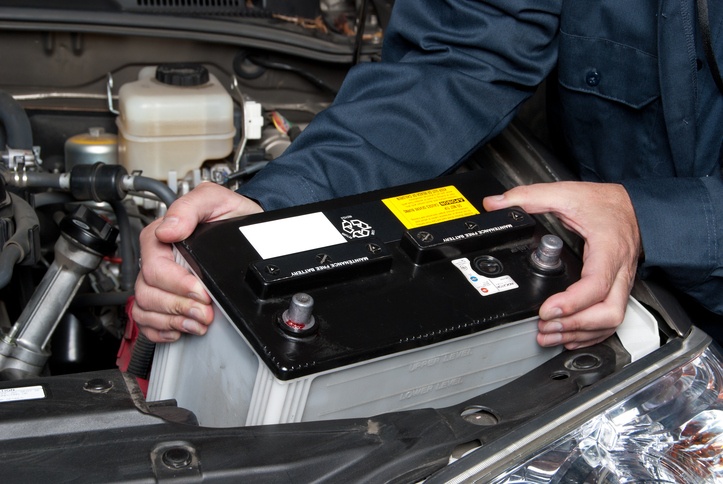 alternador y batería-1.jpg alternador y batería-1.jpg